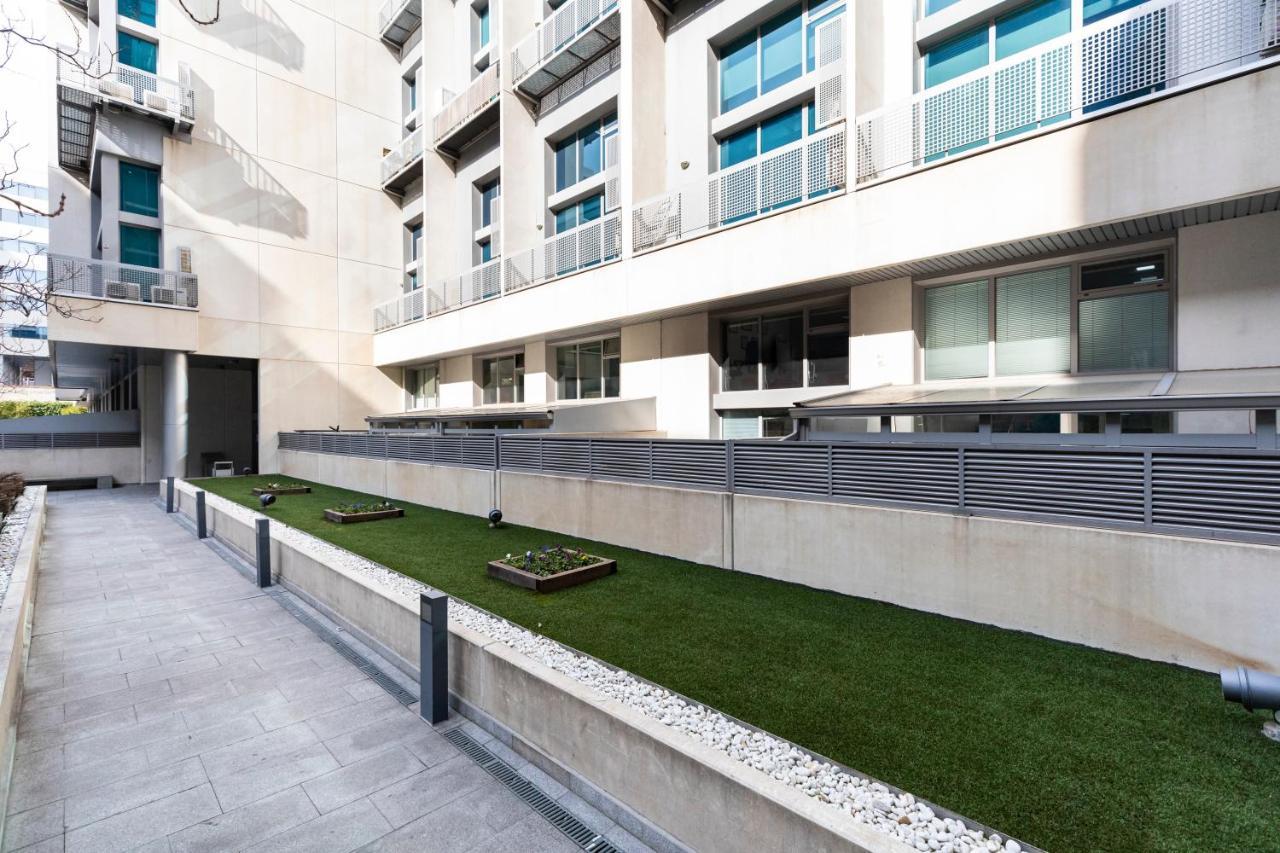 Oshun Sanchinarro Apartment Madrid Bagian luar foto