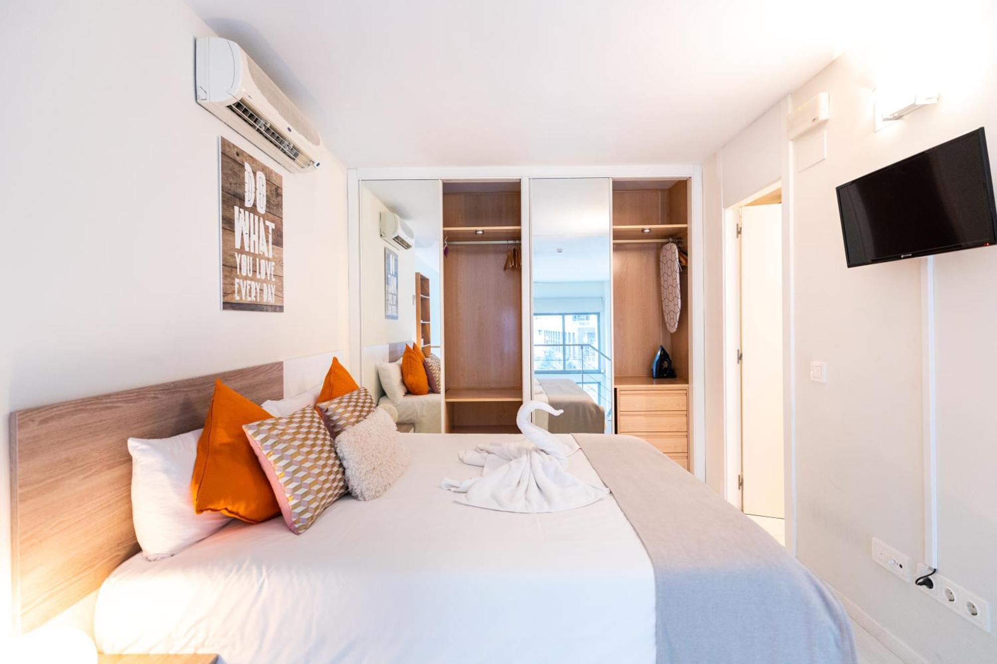 Oshun Sanchinarro Apartment Madrid Bagian luar foto