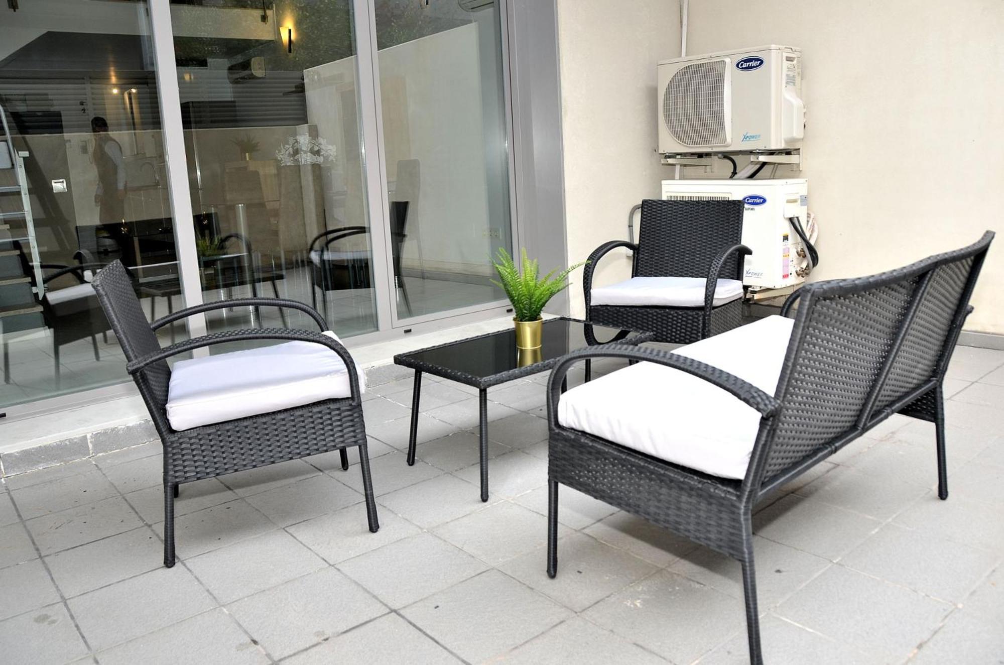 Oshun Sanchinarro Apartment Madrid Bagian luar foto